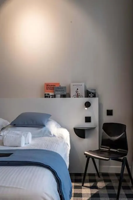 Charming Studio Retreat For Two In Central Gent Lägenhet