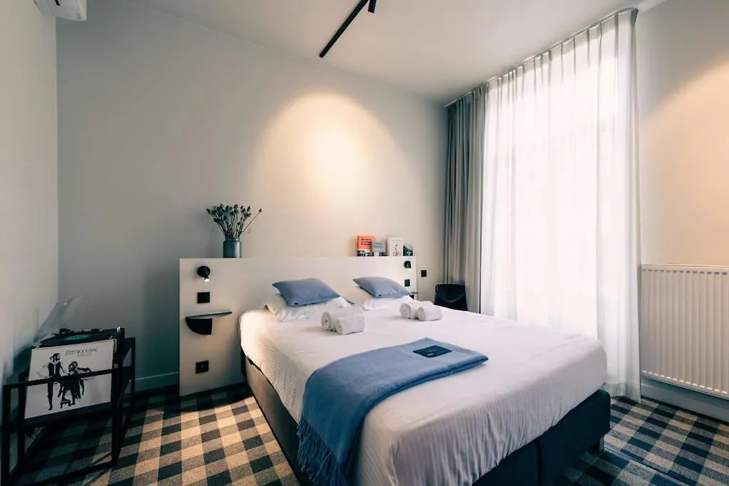 Charming Studio Retreat For Two In Central Gent